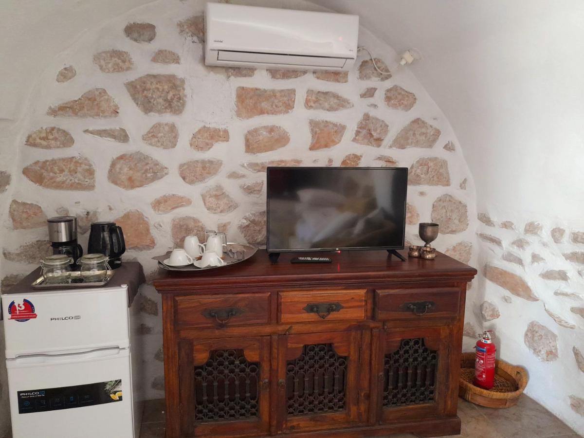 Апартаменты The Two Carob Trees, Traditional Stonehouse, Nikandri, Pirgos Diros Lefkias Экстерьер фото
