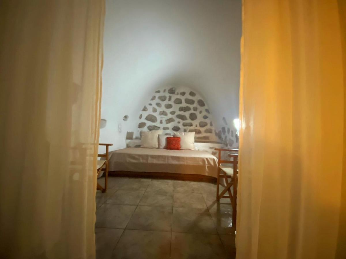 Апартаменты The Two Carob Trees, Traditional Stonehouse, Nikandri, Pirgos Diros Lefkias Экстерьер фото
