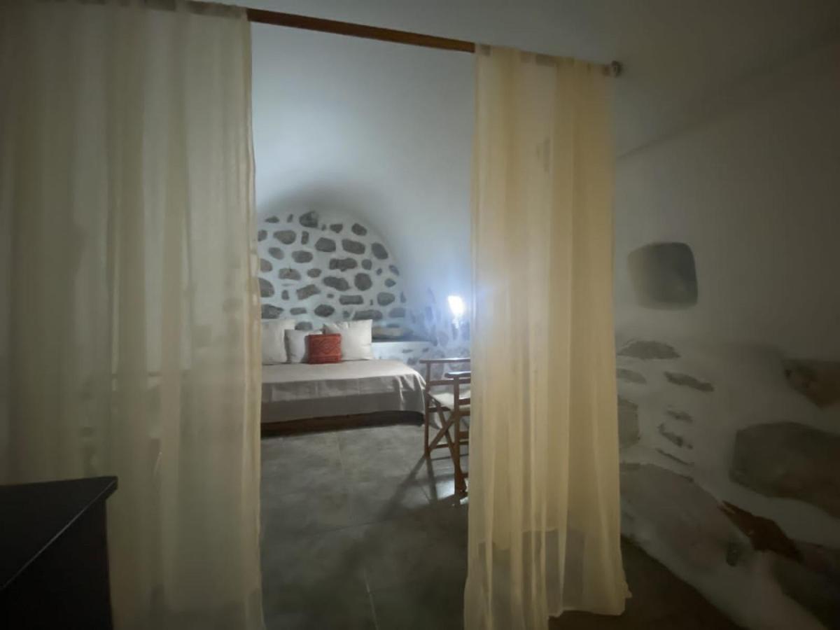 Апартаменты The Two Carob Trees, Traditional Stonehouse, Nikandri, Pirgos Diros Lefkias Экстерьер фото