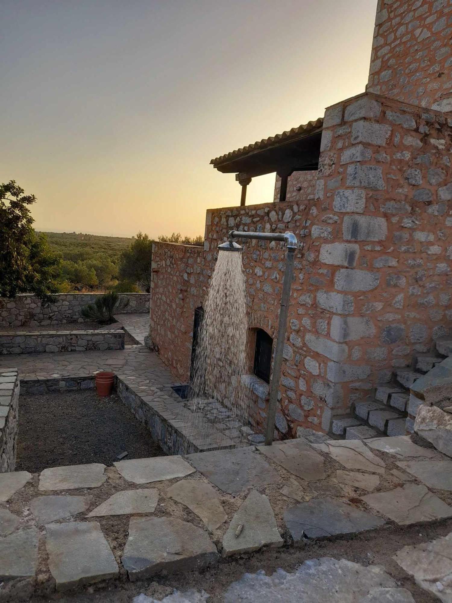 Апартаменты The Two Carob Trees, Traditional Stonehouse, Nikandri, Pirgos Diros Lefkias Экстерьер фото