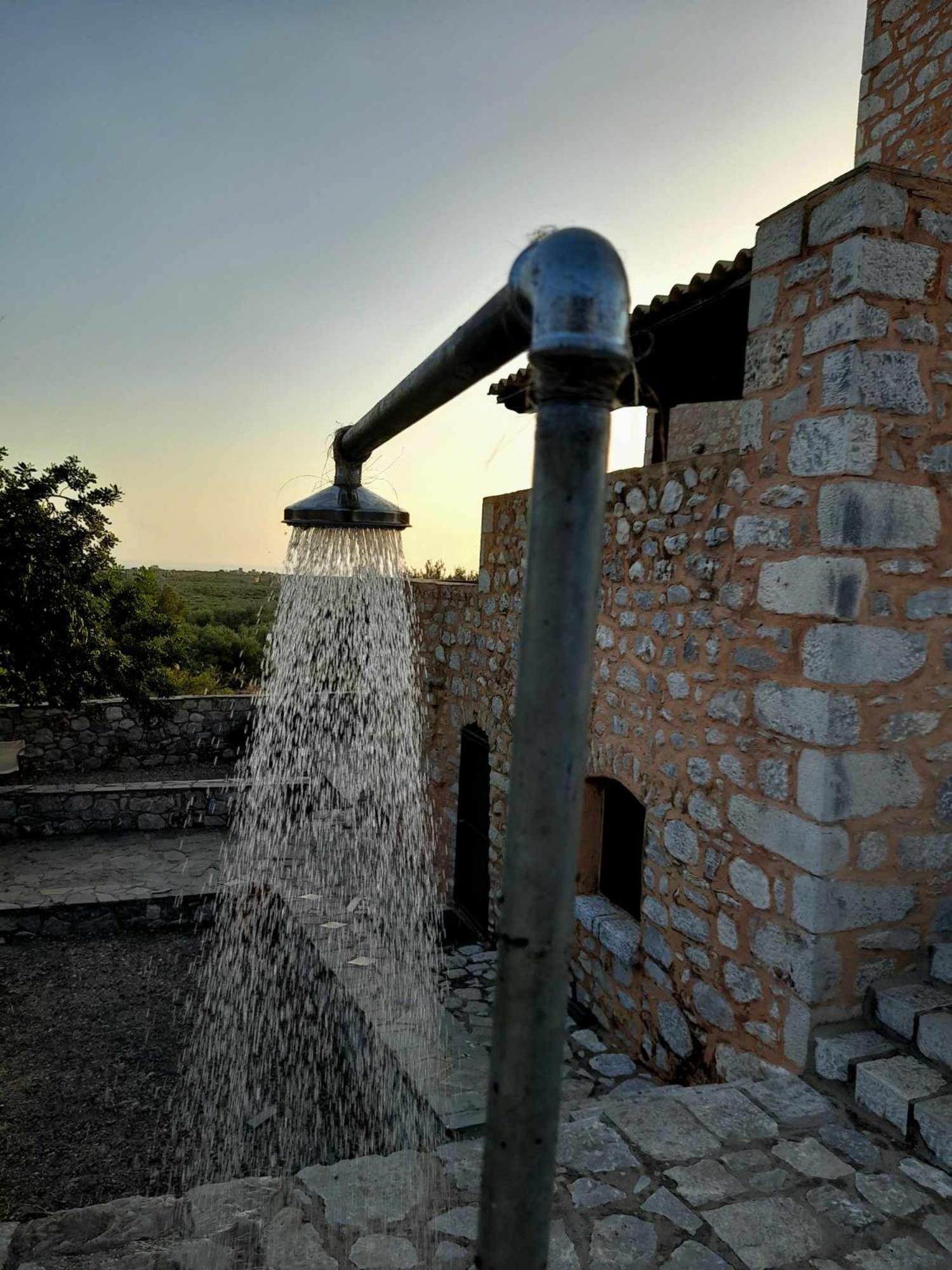 Апартаменты The Two Carob Trees, Traditional Stonehouse, Nikandri, Pirgos Diros Lefkias Экстерьер фото